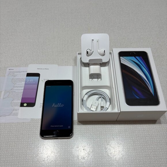 Apple Like New UNLOCKED White SE second generation with all original items boxed - Picture 1 of 7
